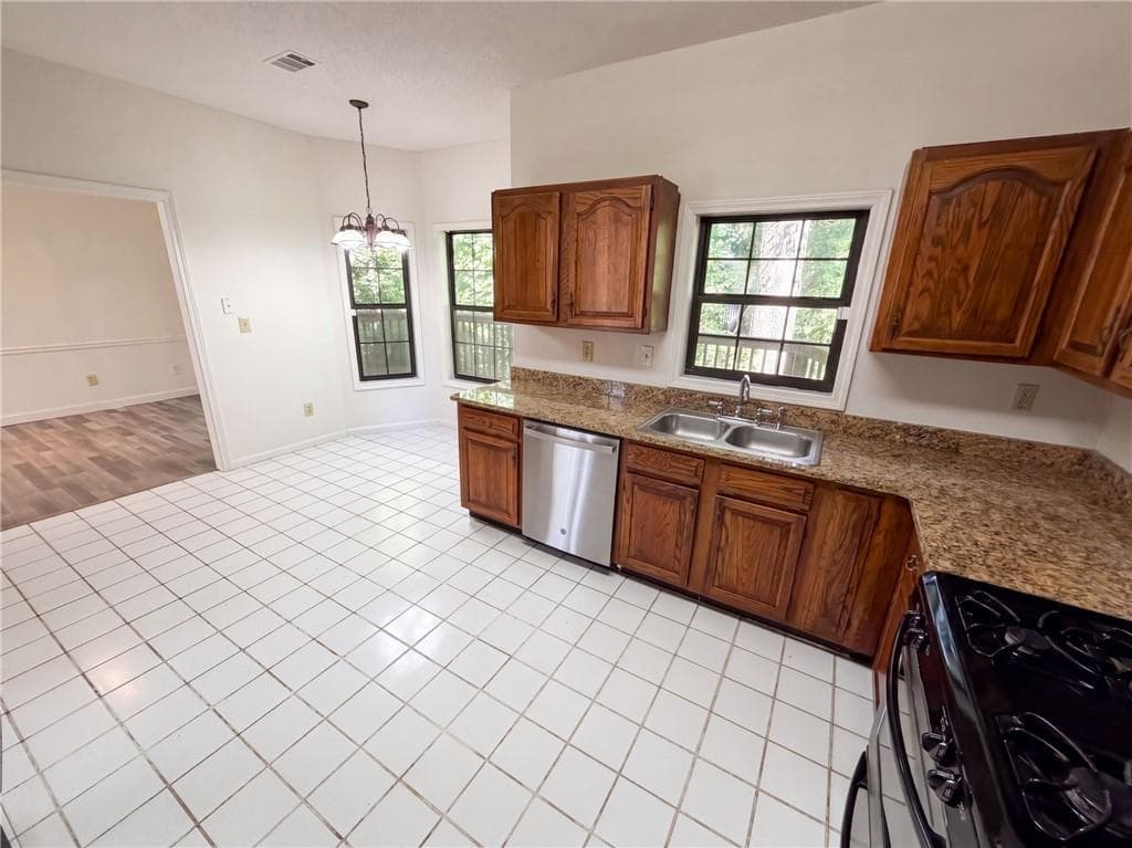 2 bedroom, 3 bathroom, 1,600 sq ft townhouse for sale at 506 Mansard Walk, Alpharetta, GA 30022 — photo 9