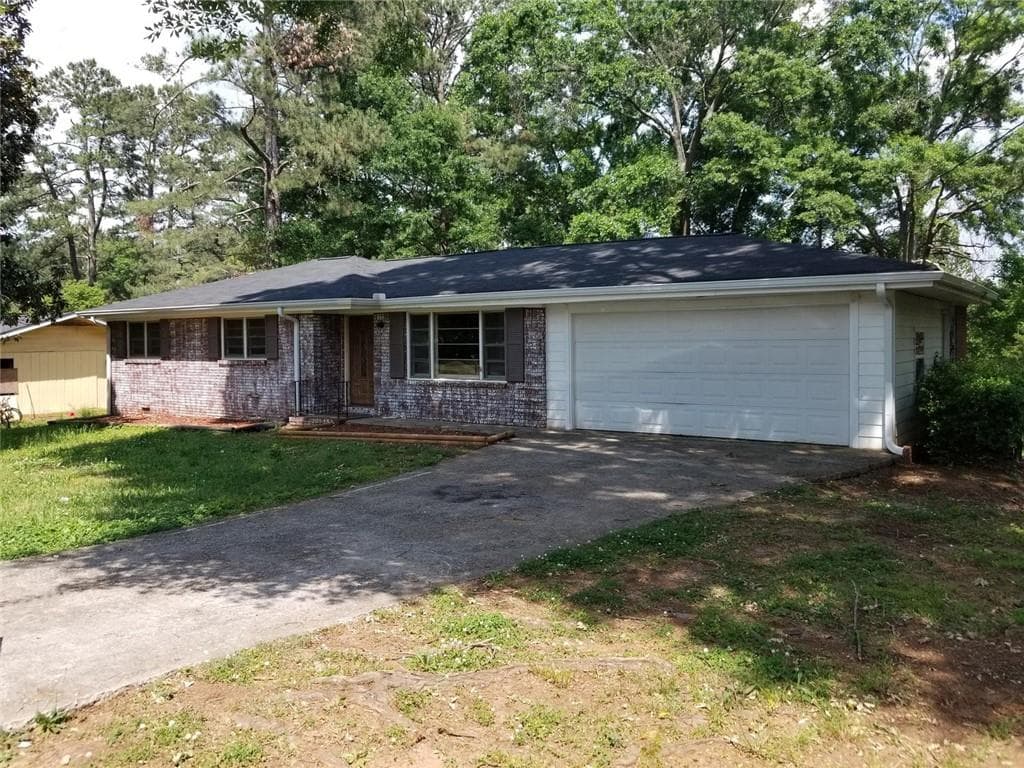 3 bedroom, 2 bathroom, 2,264 sq ft single family residence for sale at 5193 Alder Lane, Powder Springs, GA 30127 — photo 1 of 35