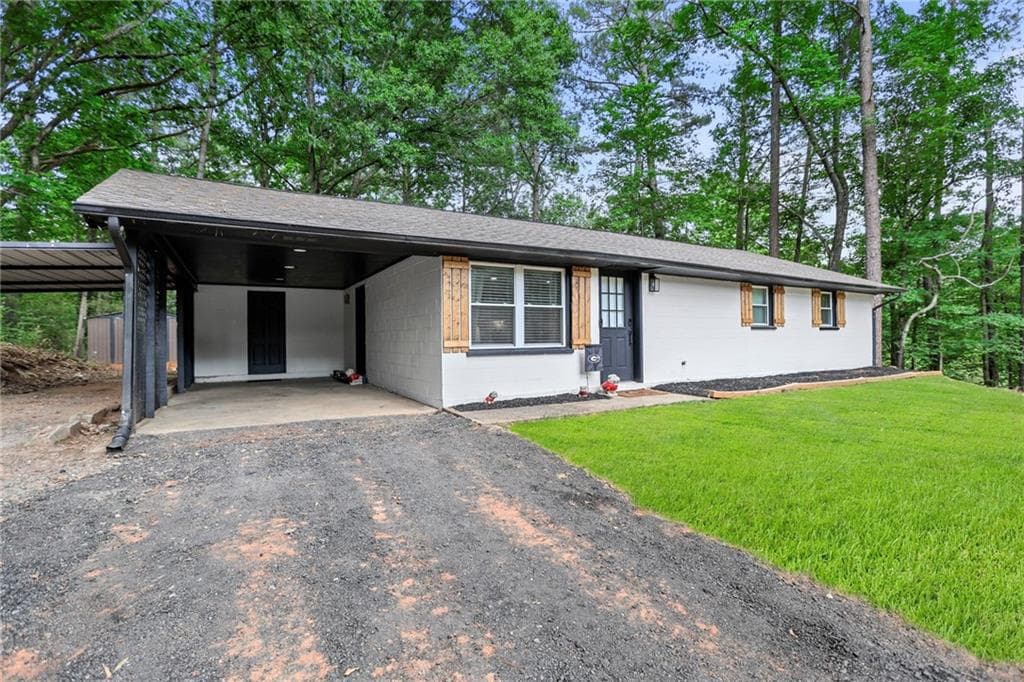 3 bedroom, 2 bathroom, 1,120 sq ft single family residence for sale at 2165 S River Road, Franklin, GA 30217