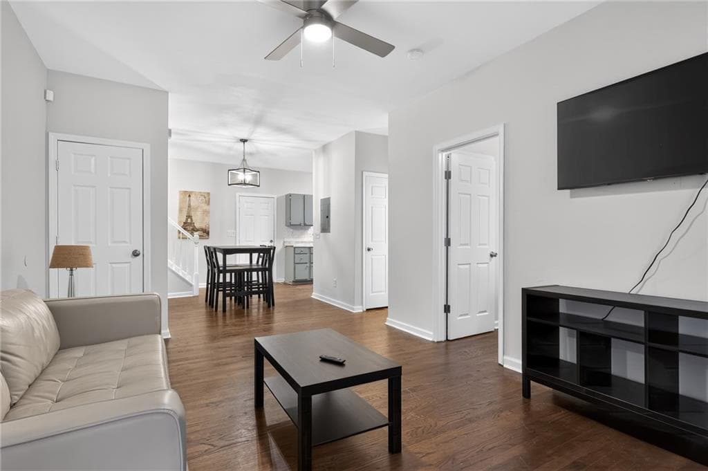 duplex for sale at 1021 Ada Avenue, Atlanta, GA 30318 — photo 2