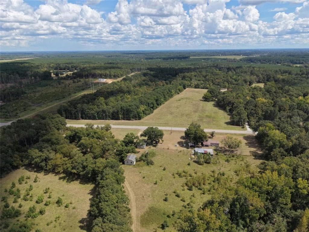 3 bedroom, 2 bathroom, 1,482 sq ft single family residence under contract at 2107 Hwy 15 N, Sandersville, GA 31082 — photo 3