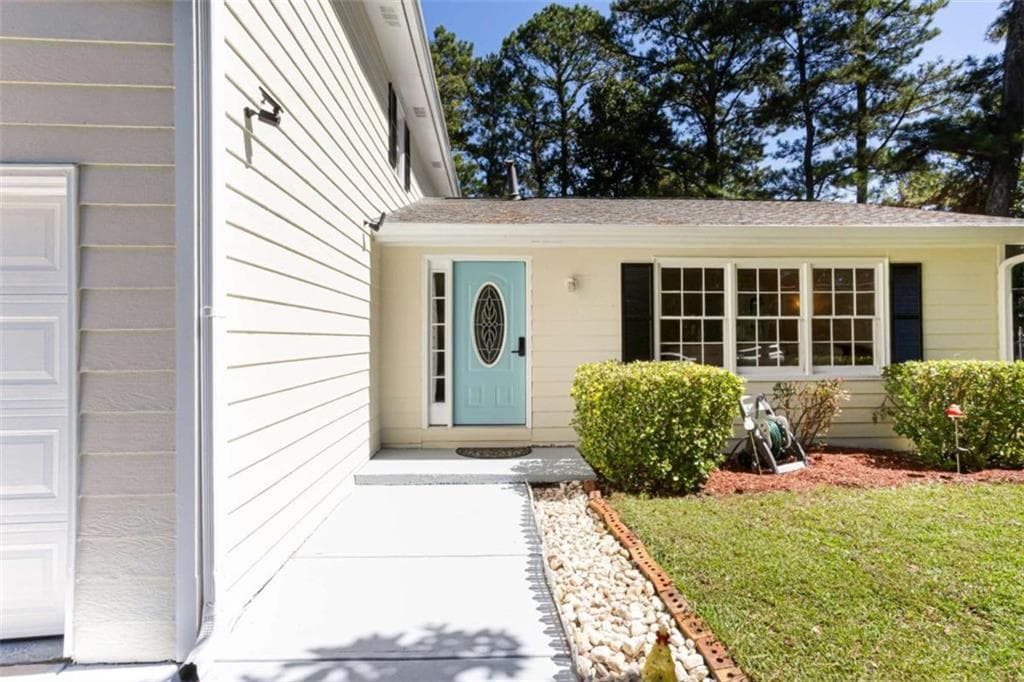 4 bedroom, 3 bathroom, 1,896 sq ft single family residence for sale at 680 Emerald Forest Circle, Lawrenceville, GA 30044 — photo 6