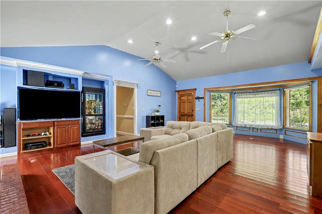 3 bedroom, 2 bathroom, 1,914 sq ft single family residence for sale at 2246 Rhett Court, Lawrenceville, GA 30044 — photo 7