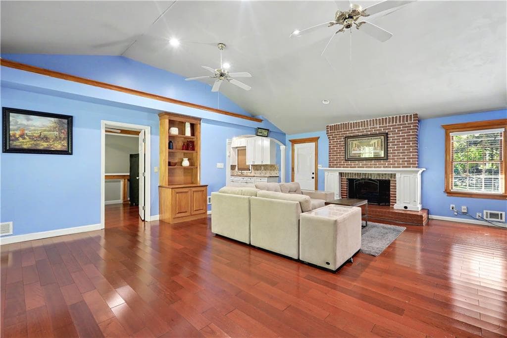 3 bedroom, 2 bathroom, 1,914 sq ft single family residence for sale at 2246 Rhett Court, Lawrenceville, GA 30044 — photo 8