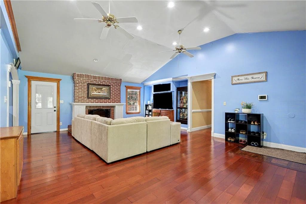 3 bedroom, 2 bathroom, 1,914 sq ft single family residence for sale at 2246 Rhett Court, Lawrenceville, GA 30044 — photo 9