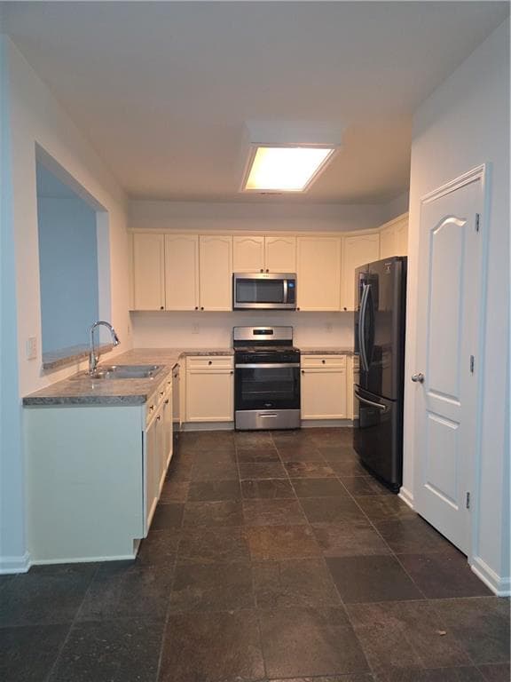 3 bedroom, 3 bathroom, 1,722 sq ft townhouse for sale at 5732 Singlebriar Court, Norcross, GA 30093 — photo 3