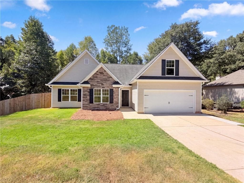 4 bedroom, 2 bathroom, 1,899 sq ft single family residence for sale at 249 Clearwater Drive, Monroe, GA 30655