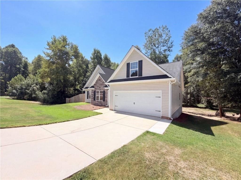 4 bedroom, 2 bathroom, 1,899 sq ft single family residence for sale at 249 Clearwater Drive, Monroe, GA 30655 — photo 6