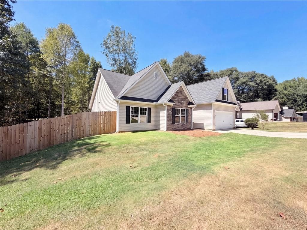 4 bedroom, 2 bathroom, 1,899 sq ft single family residence for sale at 249 Clearwater Drive, Monroe, GA 30655 — photo 7