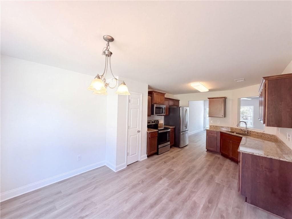 4 bedroom, 2 bathroom, 1,899 sq ft single family residence for sale at 249 Clearwater Drive, Monroe, GA 30655 — photo 8