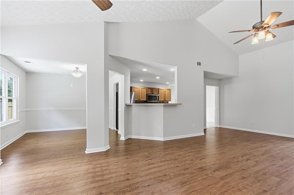 3 bedroom, 2 bathroom, 2,375 sq ft single family residence for sale at 3641 Coveside Court, Loganville, GA 30052 — photo 6