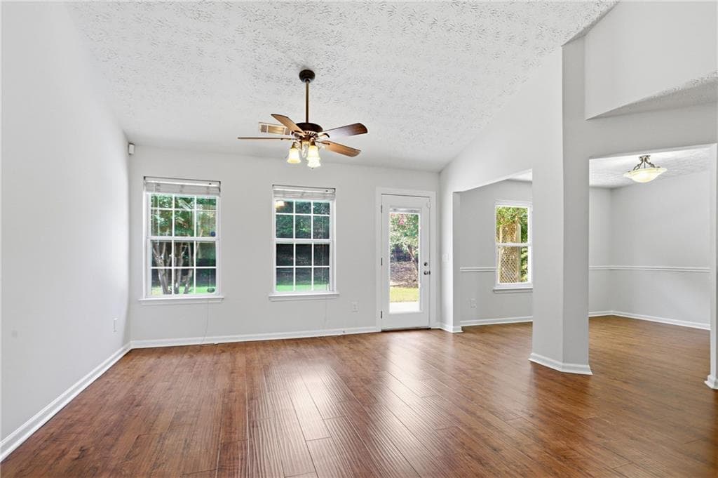 3 bedroom, 2 bathroom, 2,375 sq ft single family residence for sale at 3641 Coveside Court, Loganville, GA 30052 — photo 7