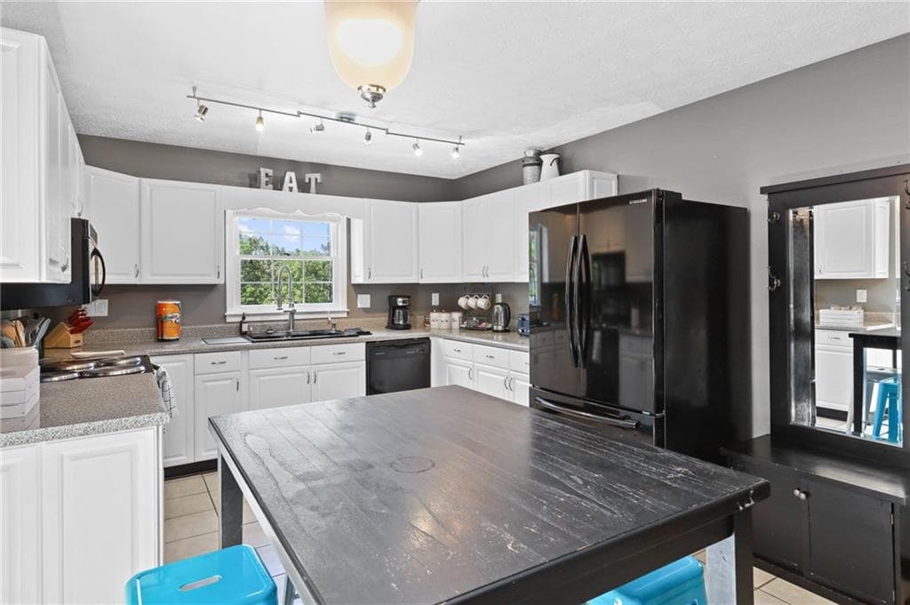 3 bedroom, 3 bathroom, 1,728 sq ft single family residence for sale at 45 Sun Valley Dr, Mineral Bluff, GA 30559 — photo 7