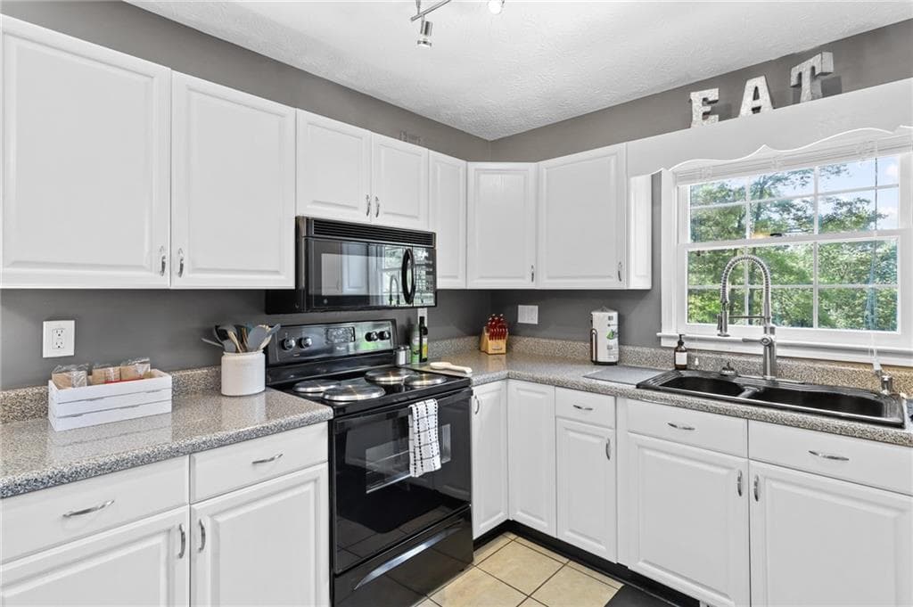 3 bedroom, 3 bathroom, 1,728 sq ft single family residence for sale at 45 Sun Valley Dr, Mineral Bluff, GA 30559 — photo 8