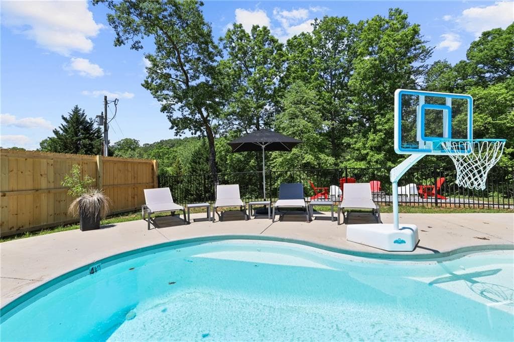 3 bedroom, 3 bathroom, 1,728 sq ft single family residence for sale at 45 Sun Valley Dr, Mineral Bluff, GA 30559 — photo 3