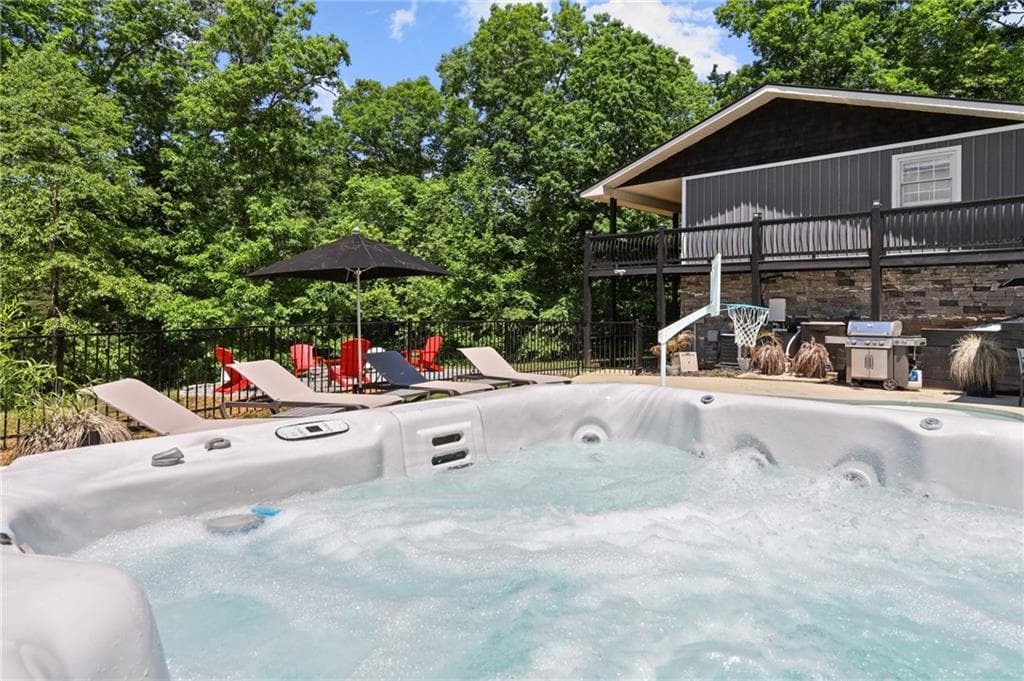 3 bedroom, 3 bathroom, 1,728 sq ft single family residence for sale at 45 Sun Valley Dr, Mineral Bluff, GA 30559 — photo 5