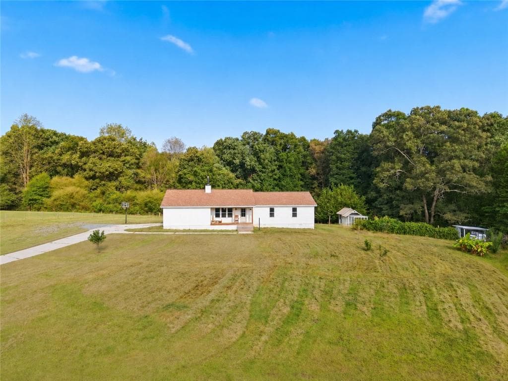 3 bedroom, 2 bathroom, 1,995 sq ft home for sale at 5545 Odum Smallwood Road, Gainesville, GA