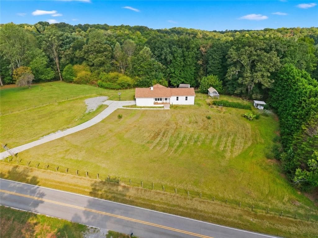 3 bedroom, 2 bathroom, 1,995 sq ft single family residence for sale at 5545 Odum Smallwood Road, Gainesville, GA 30506 — photo 2