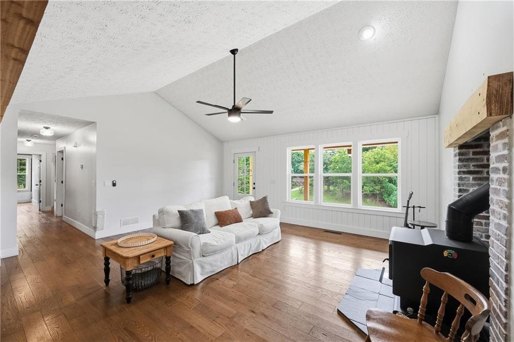 3 bedroom, 2 bathroom, 1,995 sq ft single family residence for sale at 5545 Odum Smallwood Road, Gainesville, GA 30506 — photo 5