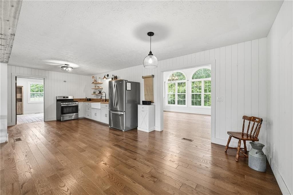 3 bedroom, 2 bathroom, 1,995 sq ft single family residence for sale at 5545 Odum Smallwood Road, Gainesville, GA 30506 — photo 7