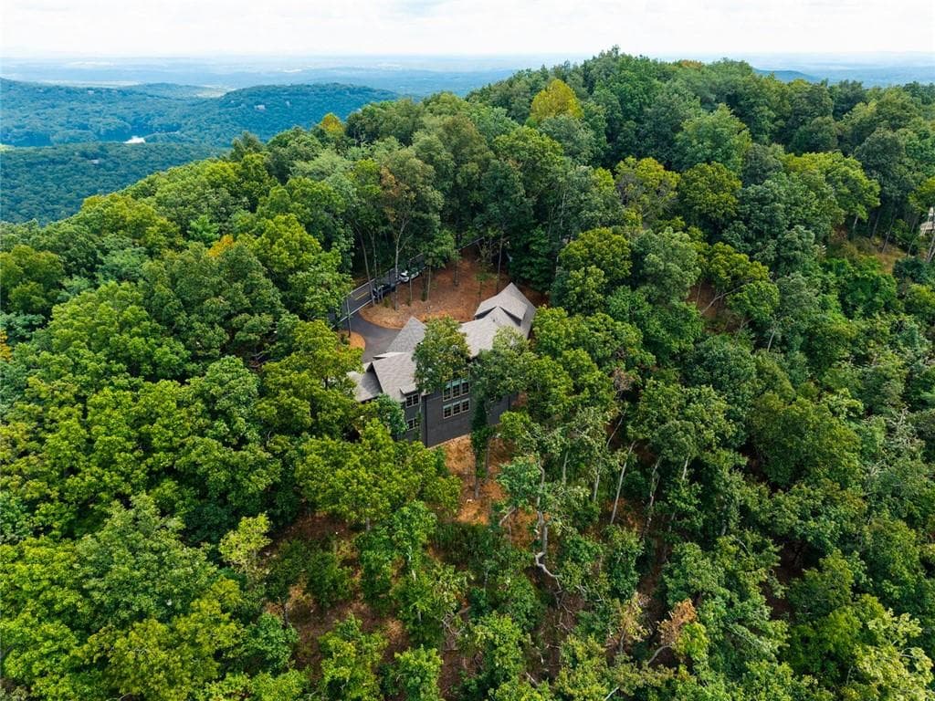 4 bedroom, 5 bathroom, 5,340 sq ft single family residence for sale at 751 Ridgeview Drive, Jasper, GA 30143 — photo 6