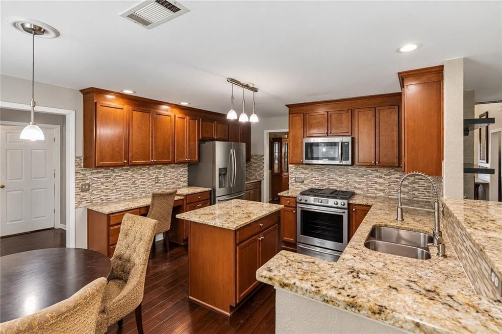 4 bedroom, 3 bathroom, 2,729 sq ft single family residence for sale at 5208 Silver Springs Drive, Sugar Hill, GA 30518 — photo 5