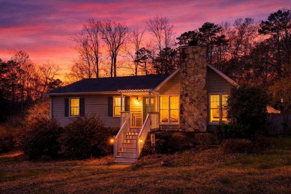 4 bedroom, 2 bathroom, 2,500 sq ft single family residence for sale at 104 Paces Lakes Ridge, Dallas, GA 30157 — photo 2