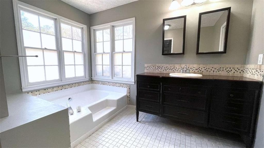 4 bedroom, 2 bathroom, 2,500 sq ft single family residence for sale at 104 Paces Lakes Ridge, Dallas, GA 30157 — photo 7