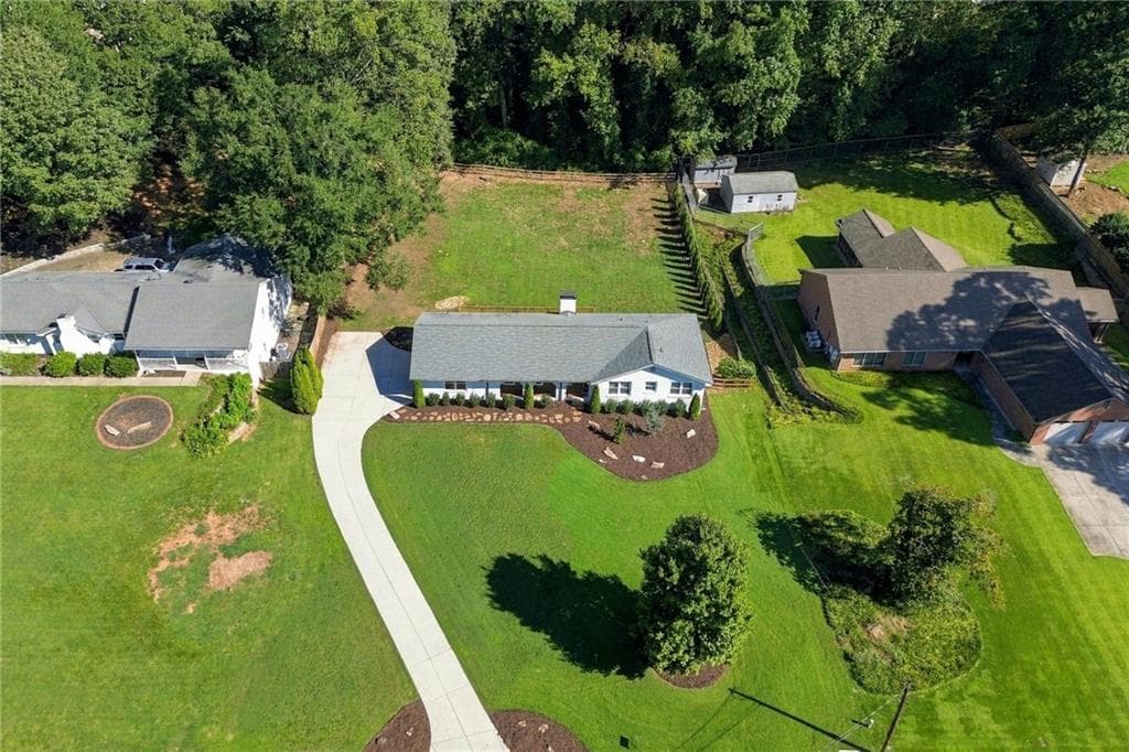 5 bedroom, 4 bathroom, 1,805 sq ft single family residence under contract at 735 Lake Charles Way, Roswell, GA 30075 — photo 2