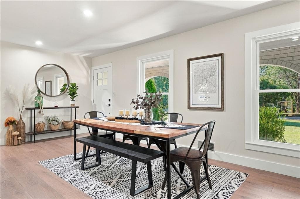 5 bedroom, 4 bathroom, 1,805 sq ft single family residence under contract at 735 Lake Charles Way, Roswell, GA 30075 — photo 10