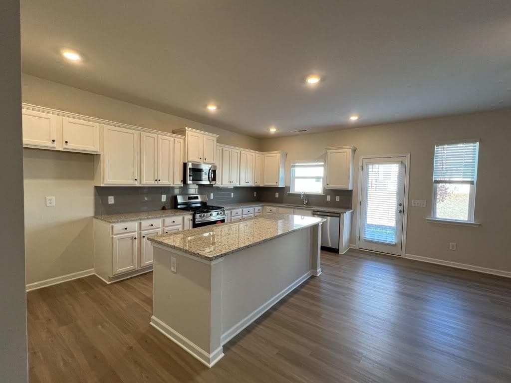 4 bedroom, 3 bathroom, 2,282 sq ft single family residence for rent at 67 Briarwood Drive, Dawsonville, GA 30534 for $2,350 a month — photo 4