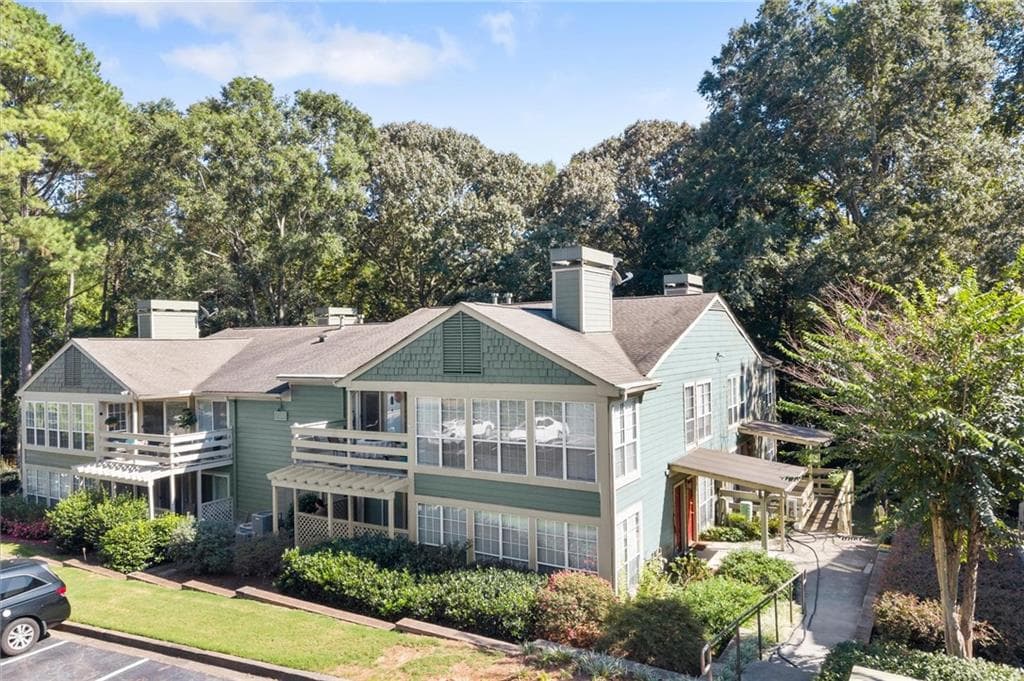1 bedroom, 1 bathroom, 1,164 sq ft condominium for sale at 1710 Riverview Drive, Marietta, GA 30067 — photo 3