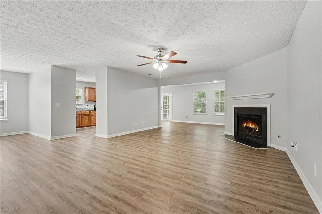 4 bedroom, 2 bathroom, 2,168 sq ft single family residence for sale at 411 Crested View Drive, Loganville, GA 30052 — photo 2