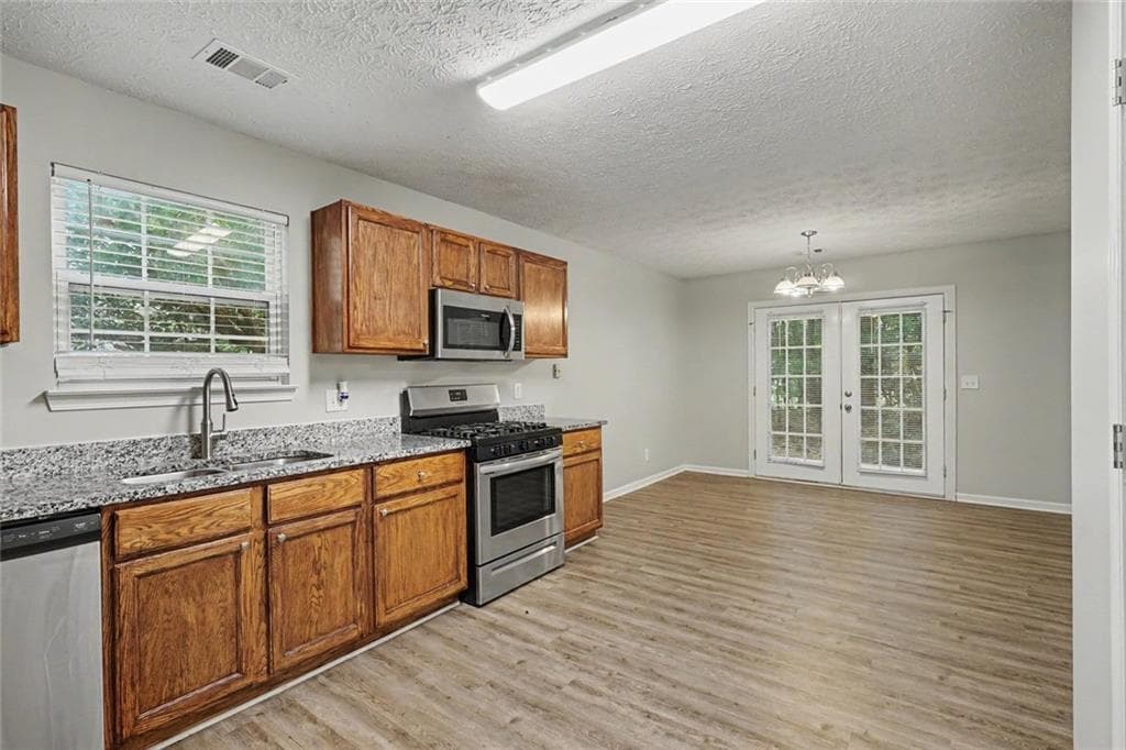 4 bedroom, 2 bathroom, 2,168 sq ft single family residence for sale at 411 Crested View Drive, Loganville, GA 30052 — photo 4