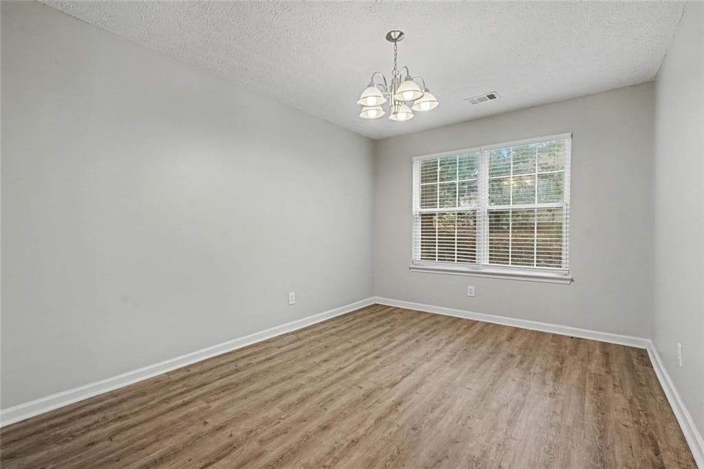 4 bedroom, 2 bathroom, 2,168 sq ft single family residence for sale at 411 Crested View Drive, Loganville, GA 30052 — photo 7