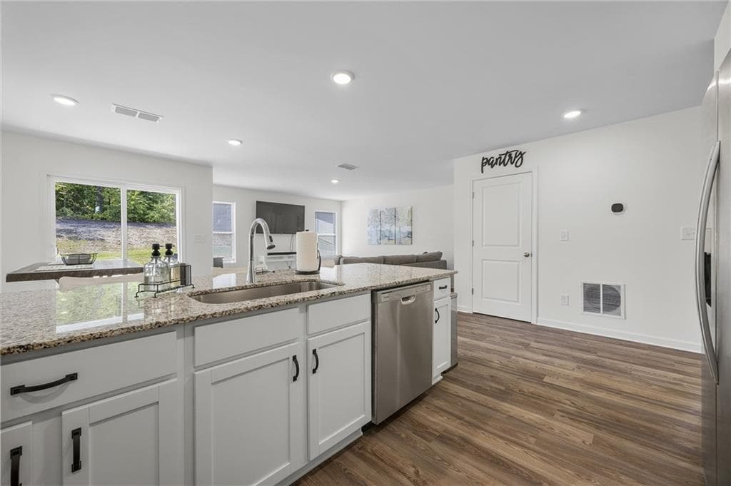4 bedroom, 2 bathroom, 1,684 sq ft single family residence for sale at 104 Dream Catcher Drive, Lizella, GA 31052 — photo 8