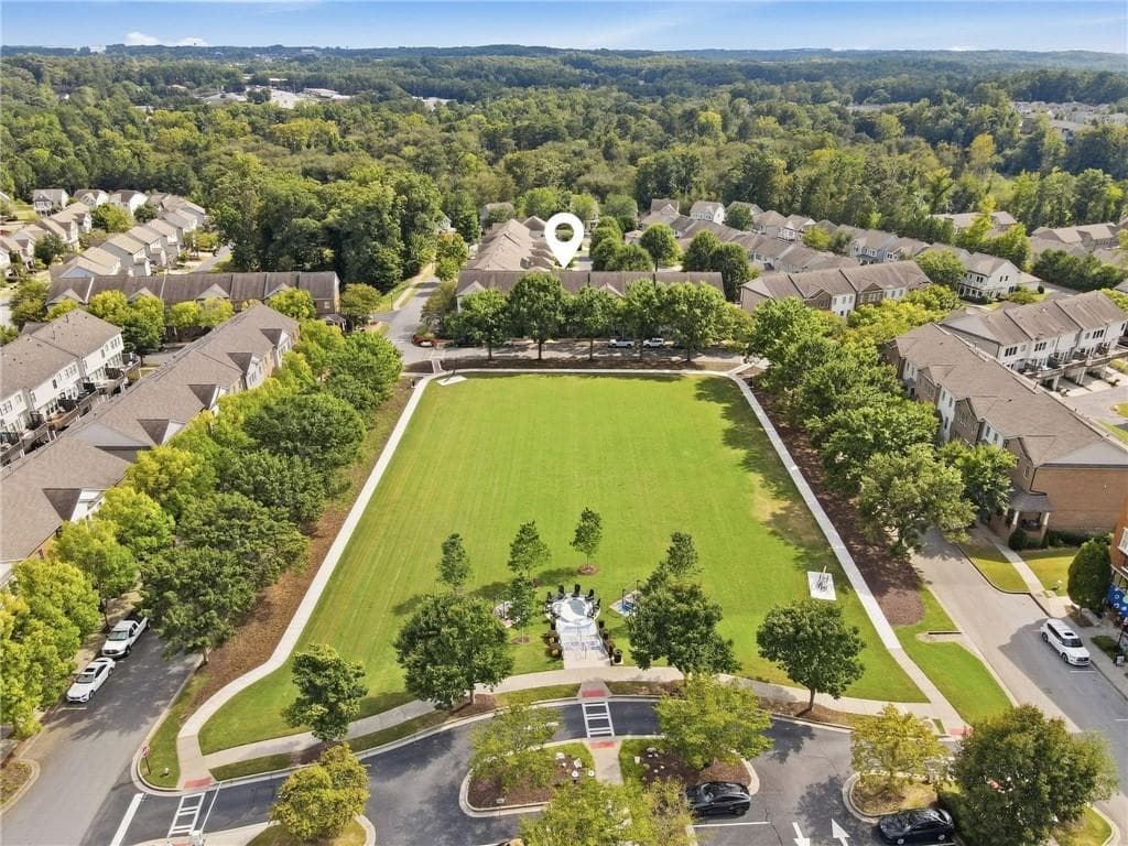 3 bedroom, 4 bathroom, 2,665 sq ft townhouse for sale at 372 Suwanee Avenue, Suwanee, GA 30024 — photo 2