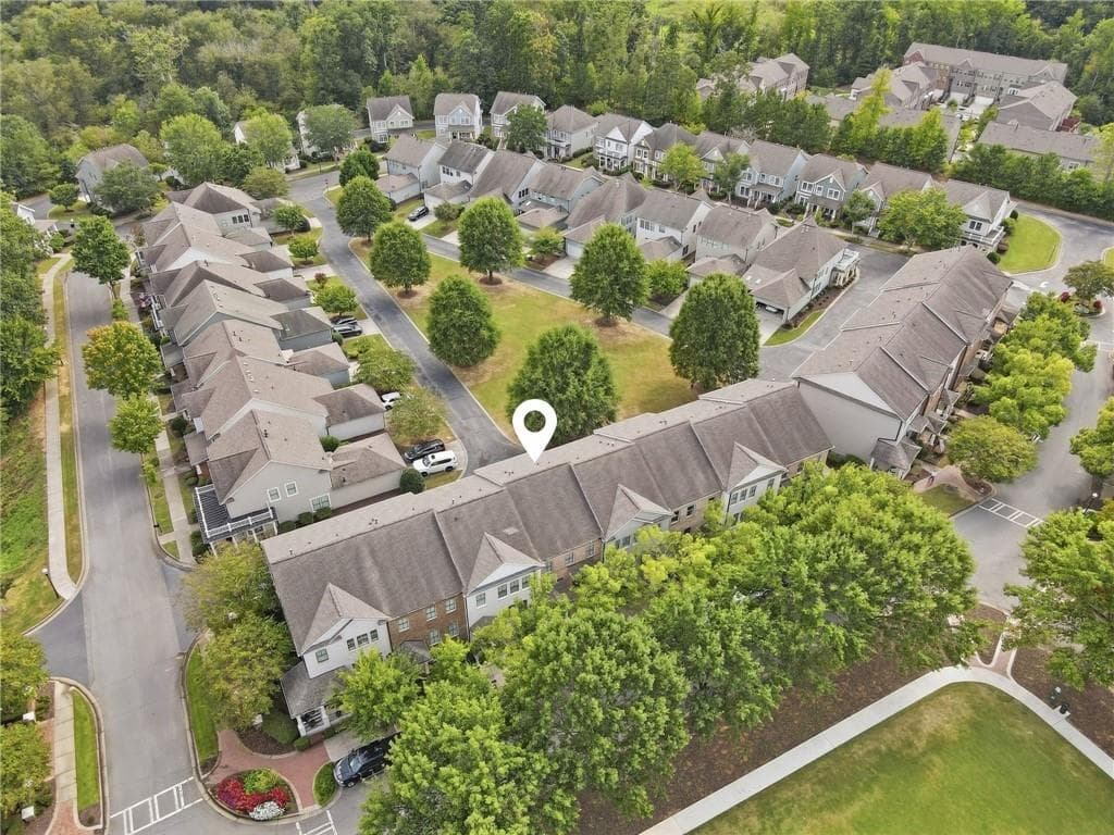3 bedroom, 4 bathroom, 2,665 sq ft townhouse for sale at 372 Suwanee Avenue, Suwanee, GA 30024 — photo 3