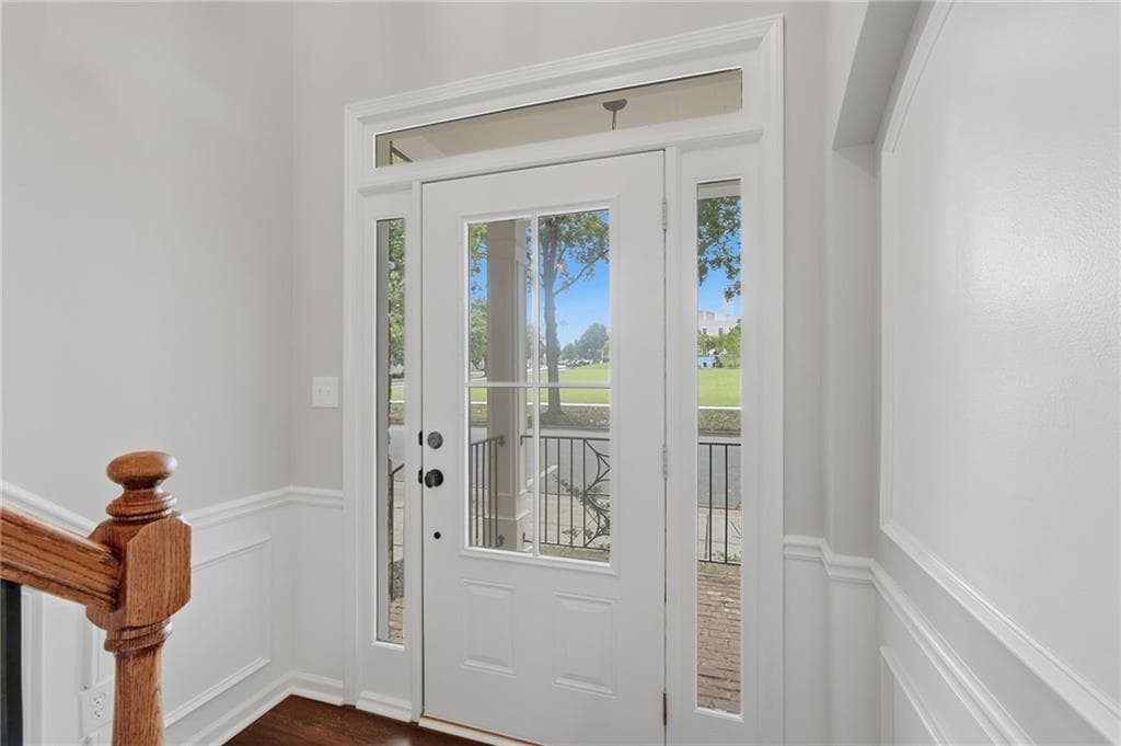 3 bedroom, 4 bathroom, 2,665 sq ft townhouse for sale at 372 Suwanee Avenue, Suwanee, GA 30024 — photo 6