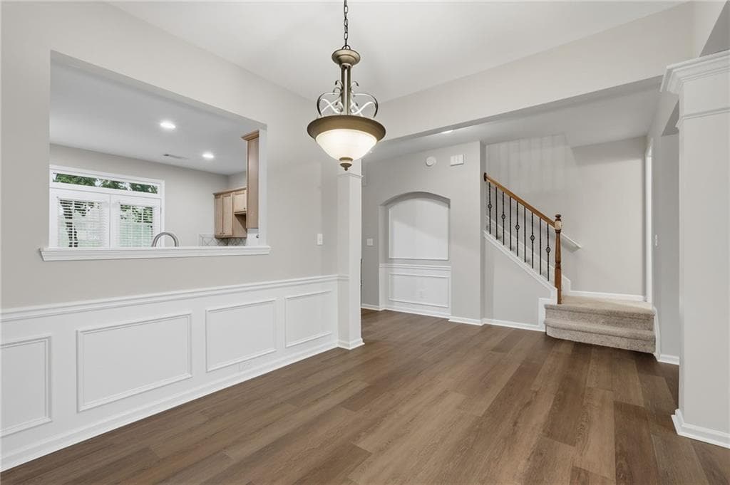 3 bedroom, 4 bathroom, 2,665 sq ft townhouse for sale at 372 Suwanee Avenue, Suwanee, GA 30024 — photo 9