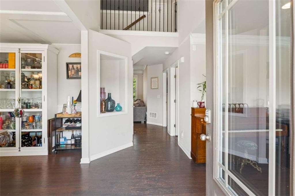 5 bedroom, 3 bathroom, 2,971 sq ft single family residence for sale at 5752 Shore Isle Court, Flowery Branch, GA 30542 — photo 4