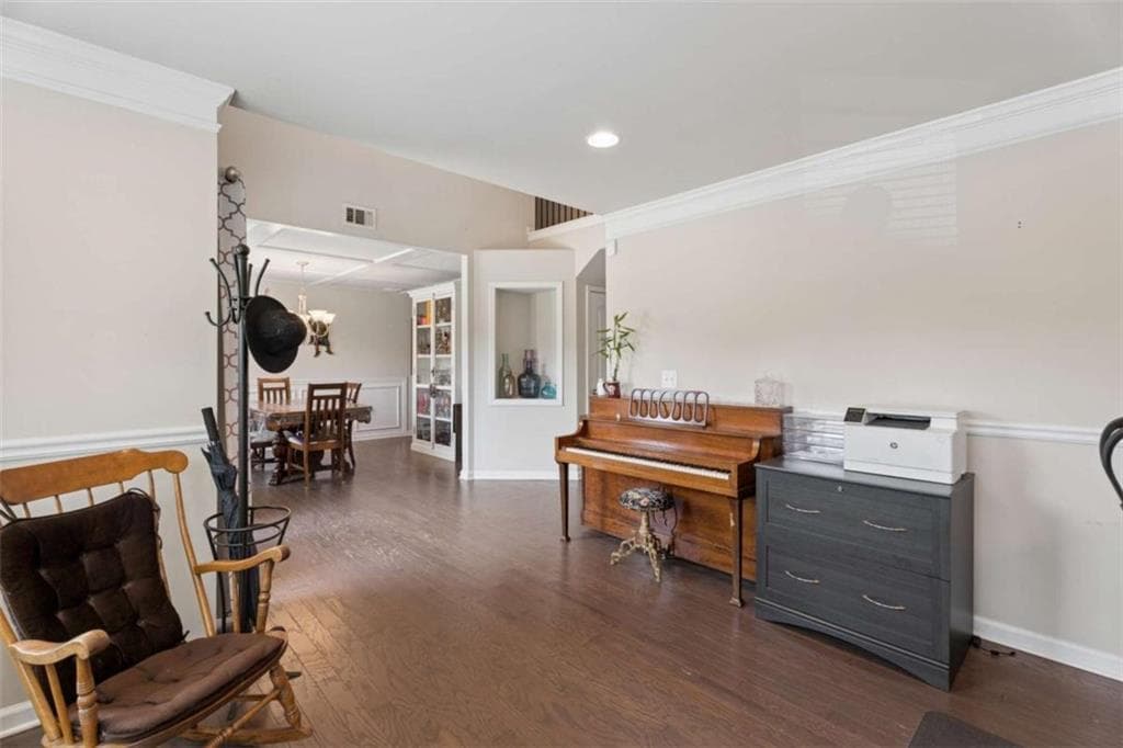 5 bedroom, 3 bathroom, 2,971 sq ft single family residence for sale at 5752 Shore Isle Court, Flowery Branch, GA 30542 — photo 5