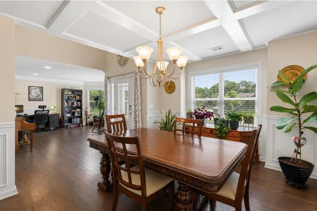 5 bedroom, 3 bathroom, 2,971 sq ft single family residence for sale at 5752 Shore Isle Court, Flowery Branch, GA 30542 — photo 7