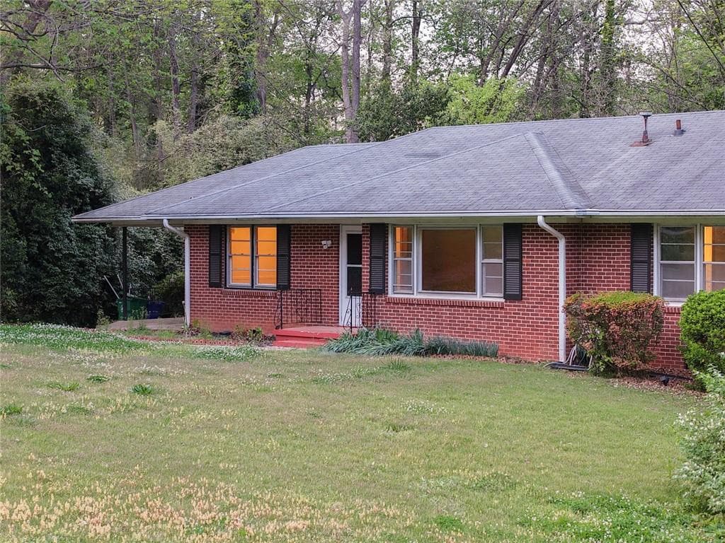 3 bedroom, 2 bathroom, 1,358 sq ft single family residence for rent at 2019 Bramblewood Drive, Atlanta, GA 30329 for $1,950 a month — photo 2