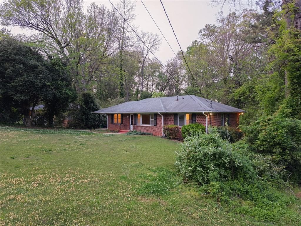 3 bedroom, 2 bathroom, 1,358 sq ft single family residence for rent at 2019 Bramblewood Drive, Atlanta, GA 30329 for $1,950 a month — photo 3