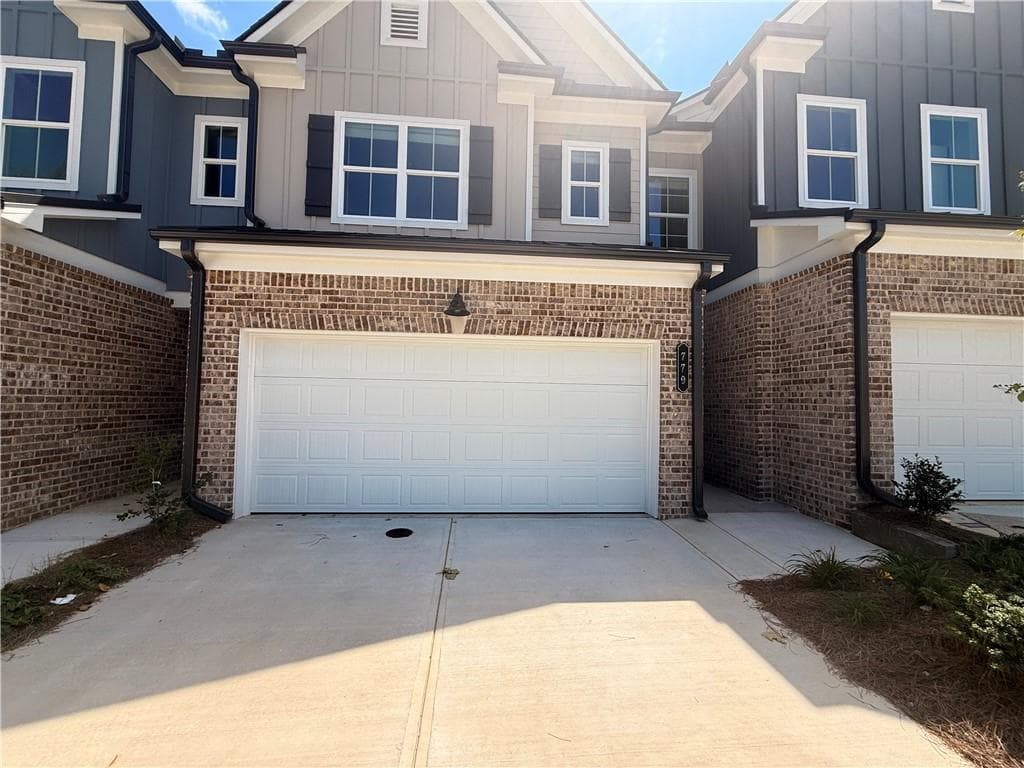 3 bedroom, 3 bathroom, 1,990 sq ft townhouse for rent at 779 Woods Chapel Road, Sugar Hill, GA 30518 for $2,700 a month — photo 1 of 26