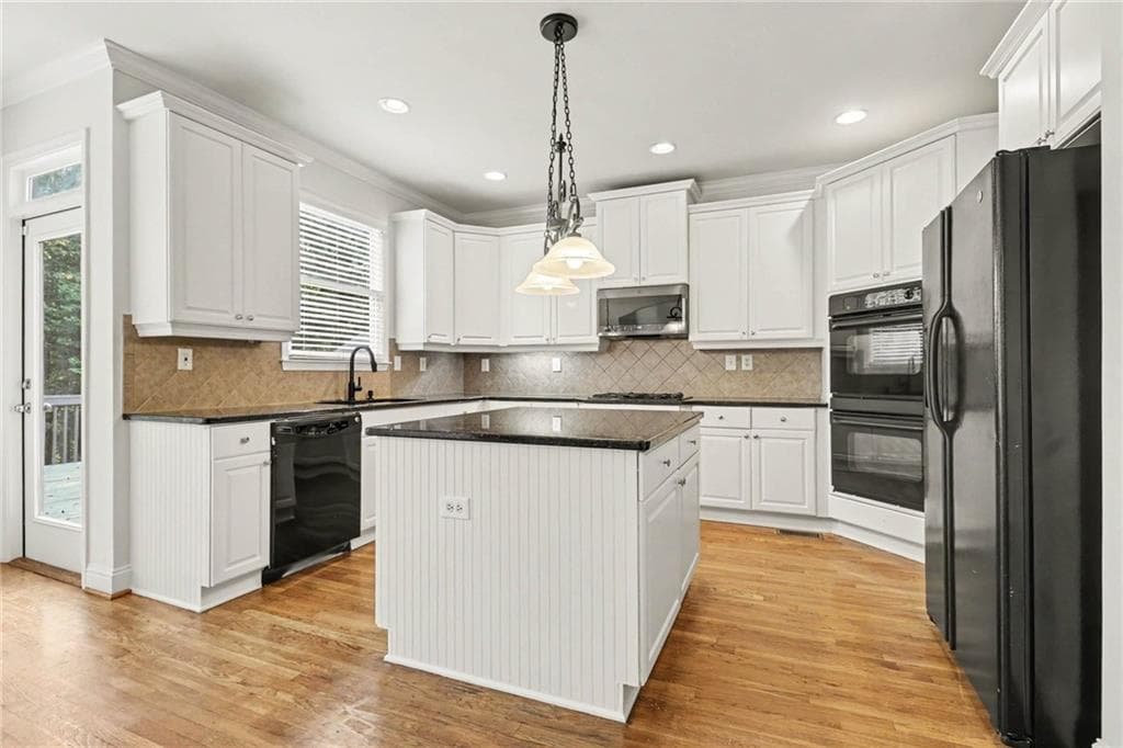 5 bedroom, 4 bathroom, 4,311 sq ft single family residence for sale at 1955 Blossom Creek Lane, Cumming, GA 30040 — photo 2