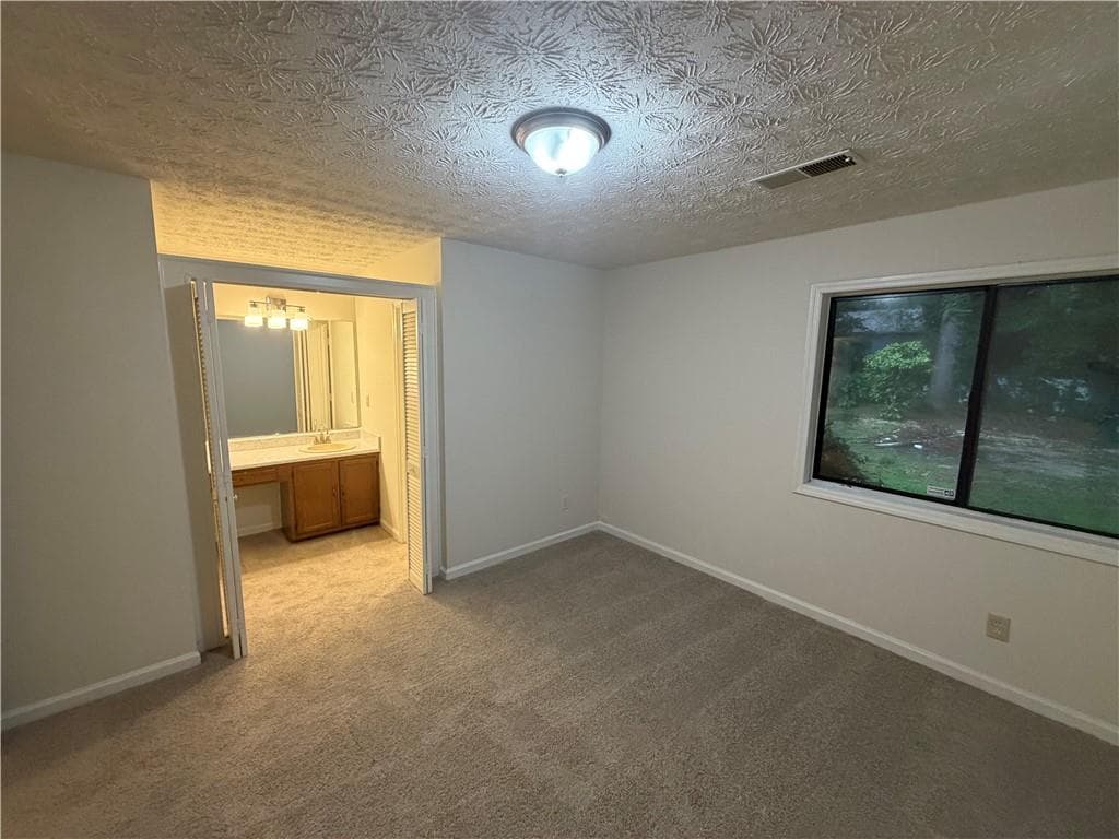 3 bedroom, 2 bathroom, 1,318 sq ft single family residence under contract at 5330 Garvey Drive, Fairburn, GA 30213 — photo 4