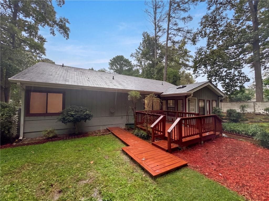3 bedroom, 2 bathroom, 1,318 sq ft single family residence under contract at 5330 Garvey Drive, Fairburn, GA 30213 — photo 5