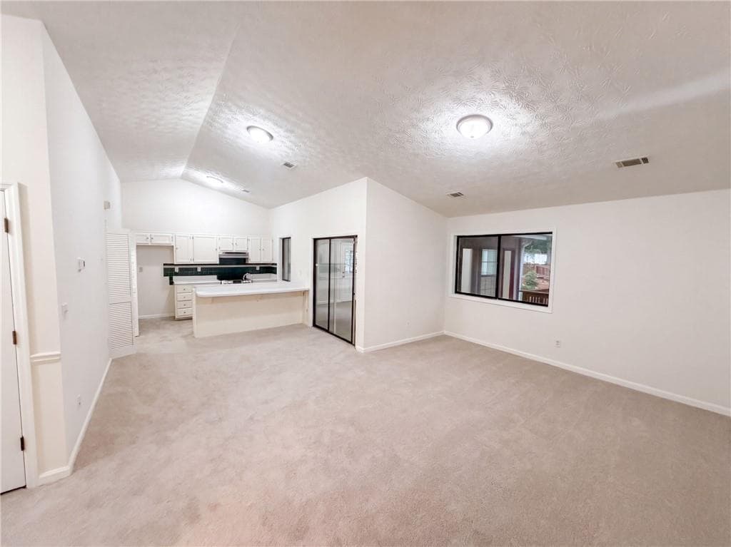 3 bedroom, 2 bathroom, 1,318 sq ft single family residence under contract at 5330 Garvey Drive, Fairburn, GA 30213 — photo 7